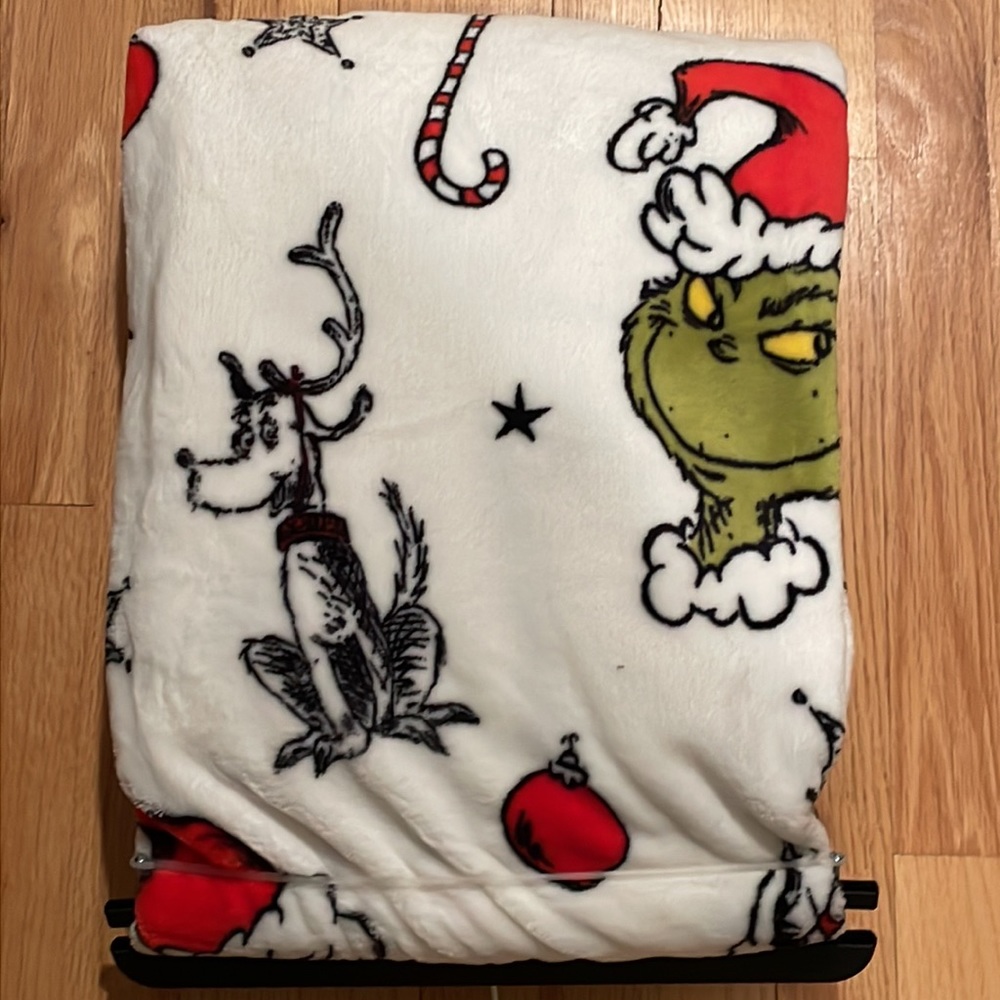 Grinch Holiday Blanket